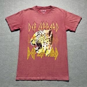 Def Leppard T-Shirt Small Pink Classic Rock 80s Retro Band Tee Cotton